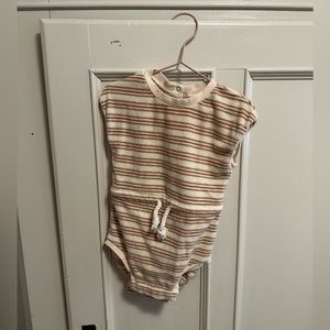 Q by Quincy MAE terry jumper baby size 6-12m